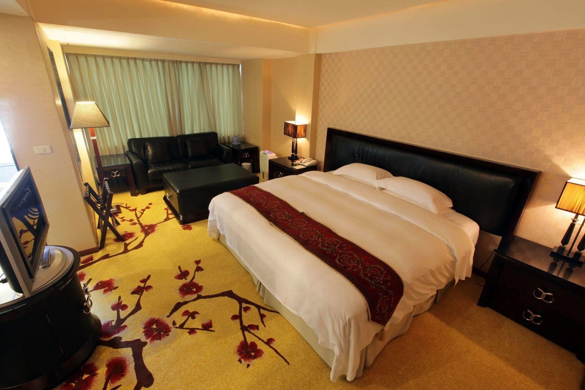Yilan Art Spa Hotel מראה חיצוני תמונה